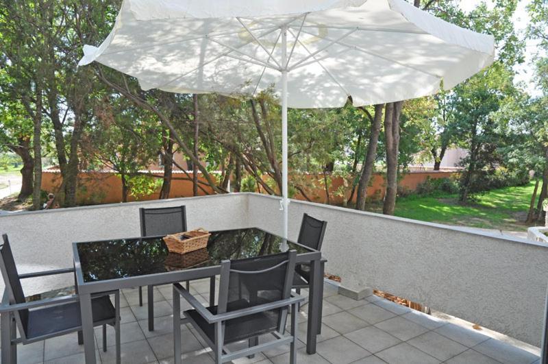 Residence De Tourisme Le Clos Des Vendanges Мориани Плаж Екстериор снимка